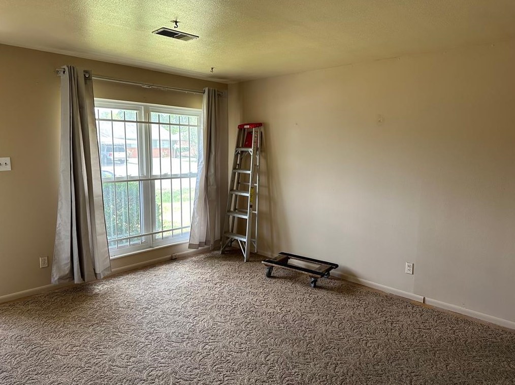 4023 Cloverbrook Dr, Houston, TX 77045-5612