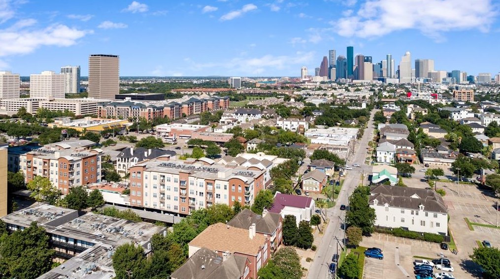 1010 Rosine St, Houston, TX 77019-3866