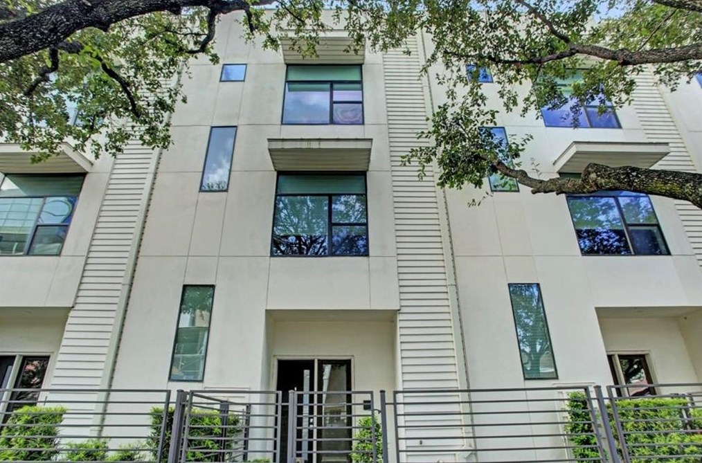 1004 California St, Houston TX  77006-2826 exterior