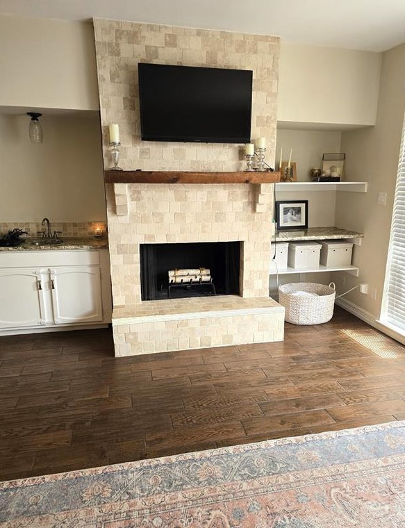 7505 Memorial Woods Dr, Houston, TX 77024-3743