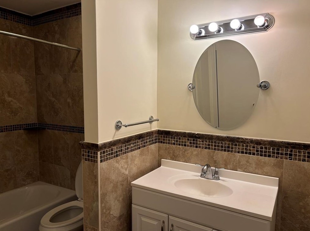 5550 N Braeswood Blvd #111, Houston, TX 77096