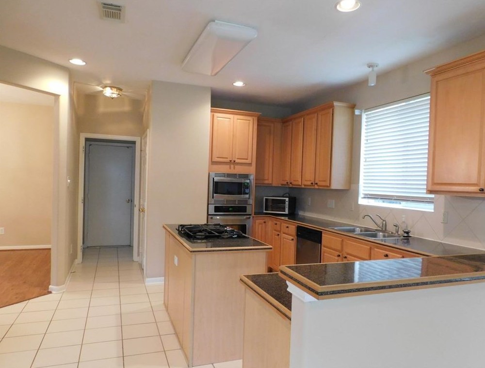1415 Kirby Place Ln, Taylor Lake Village, TX 77586