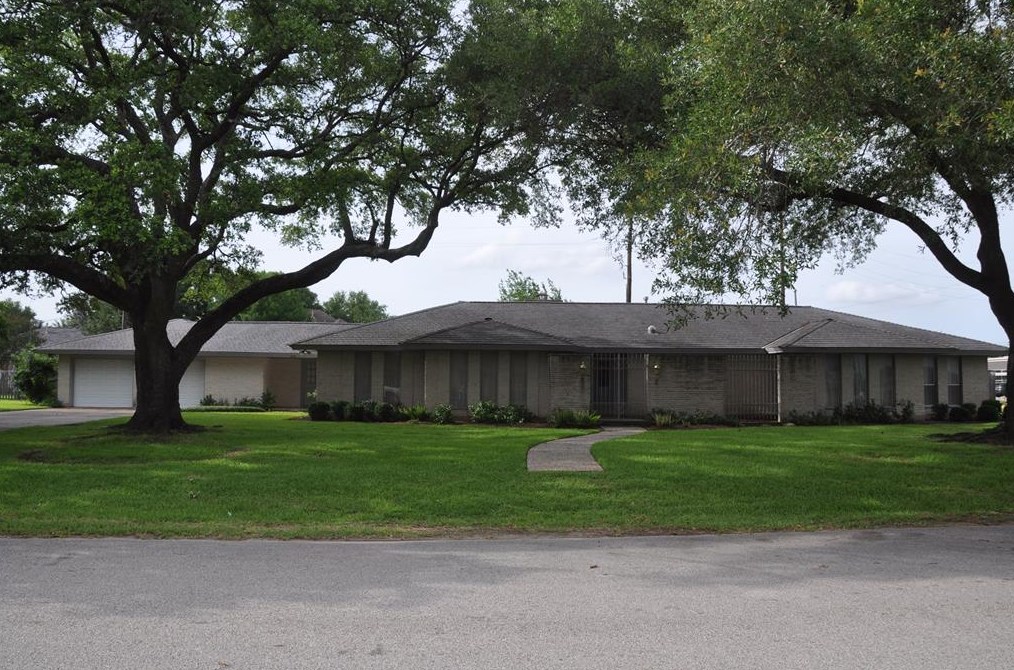 5002 Mockingbird Ln, Katy, TX 77493-2126