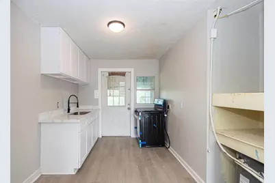 126 W 6th Street, Freeport, TX 77541 - Photo 6