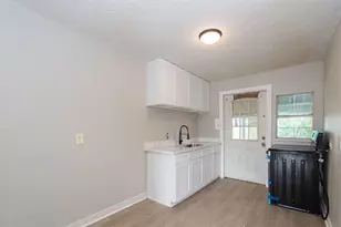 126 W 6th St, Freeport, TX 77541 - Photo 4