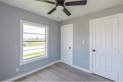 126 W 6th Street, Freeport, TX 77541 - Photo 30