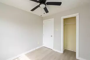 126 W 6th St, Freeport, TX 77541 - Photo 14