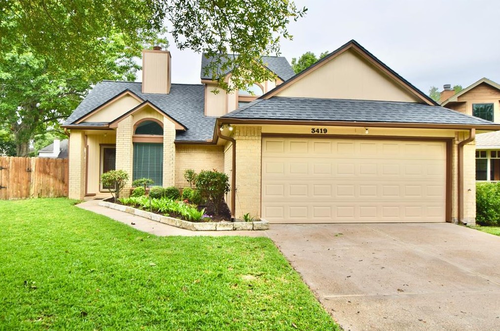 3419 Greenwood Dr, Sugar Land, TX 77478