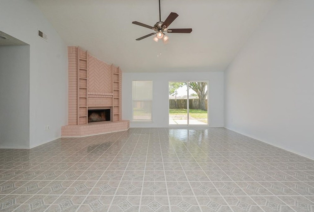 15702 Timber Rock Dr, Houston TX  77082-2915 exterior