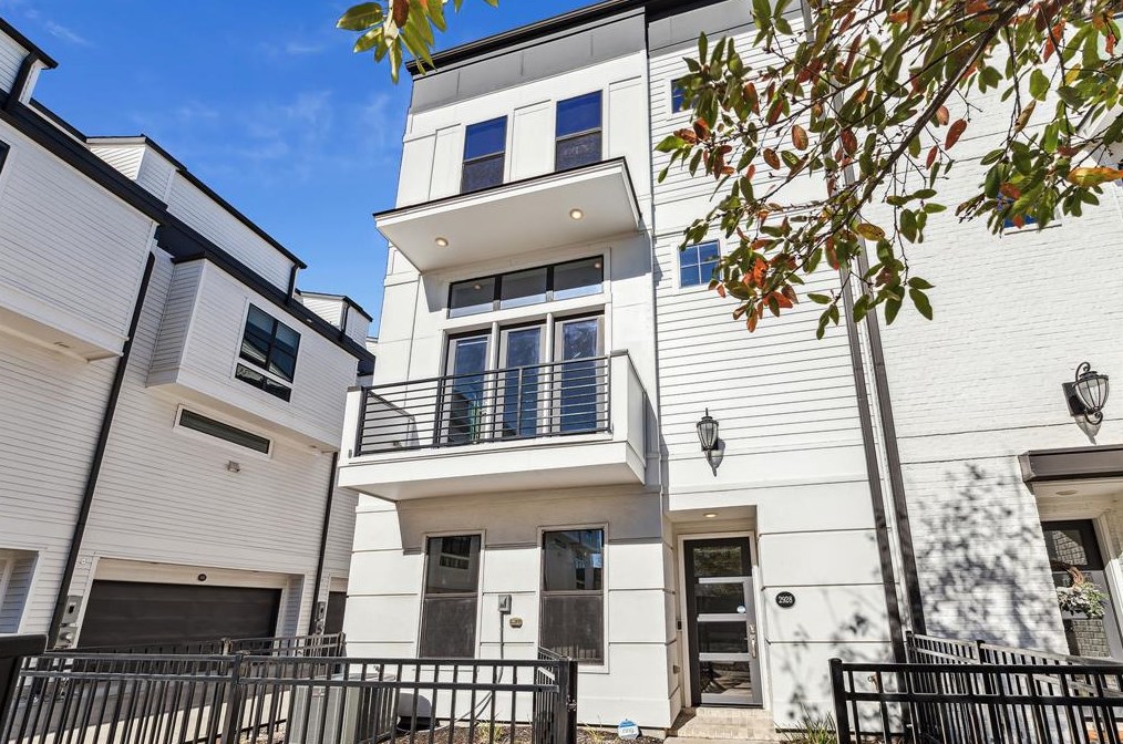 2928 Lamar St, Houston, TX 77003