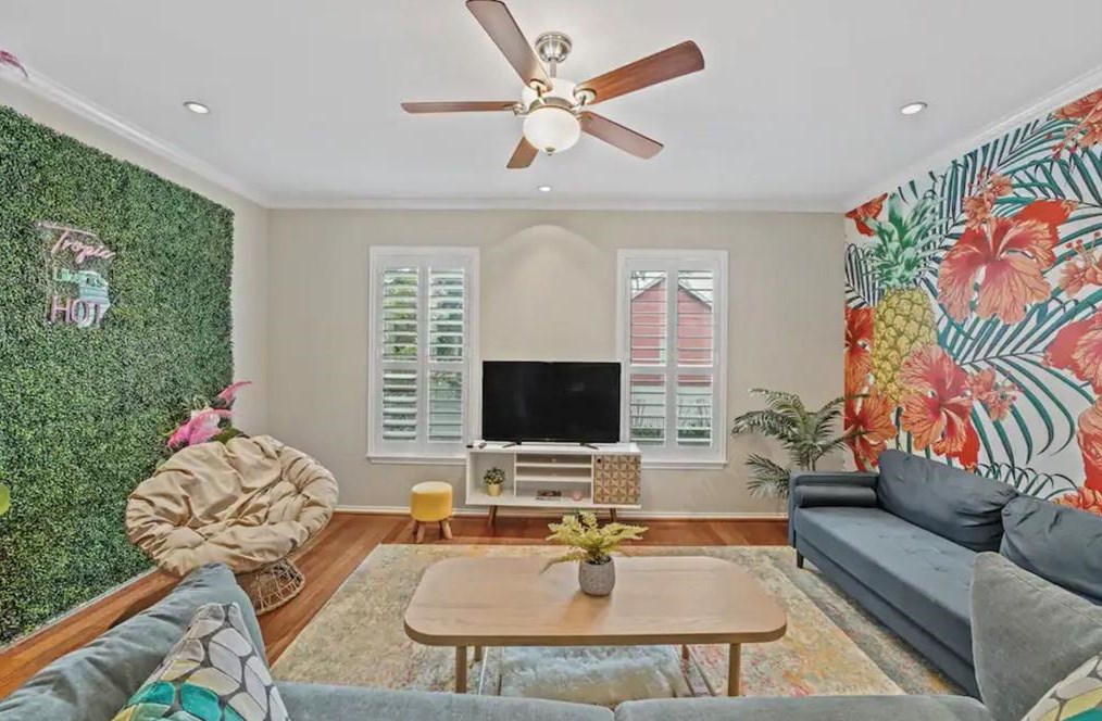4402 Eigel St, Houston, TX 77007