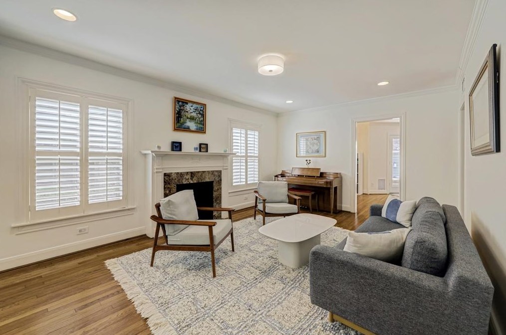 6110 Lk, Houston TX 77005-3134 exterior