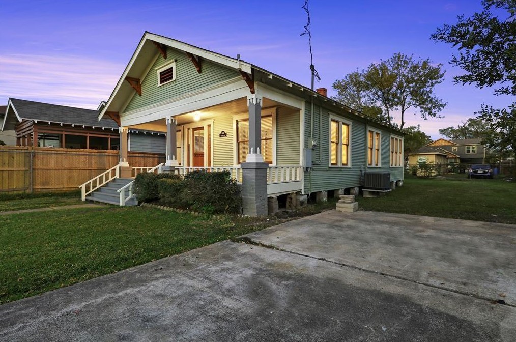 1416 Featherstone St, Houston, TX 77020