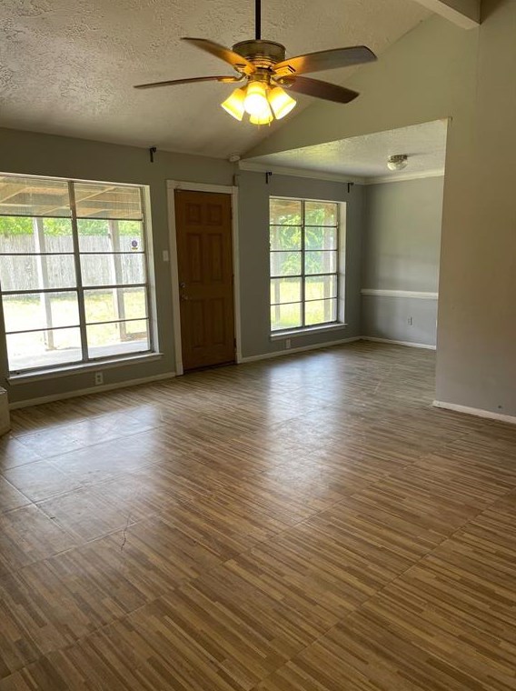 1543 Ridge Hollow Dr, Houston, TX 77067