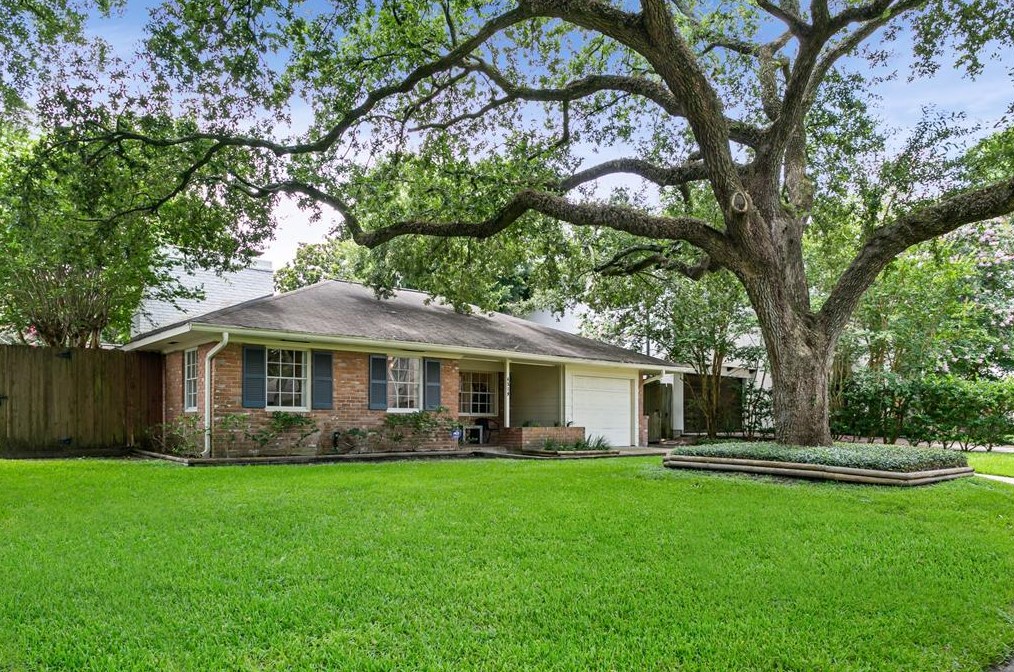 4519 Oakshire Dr, Houston, TX 77027