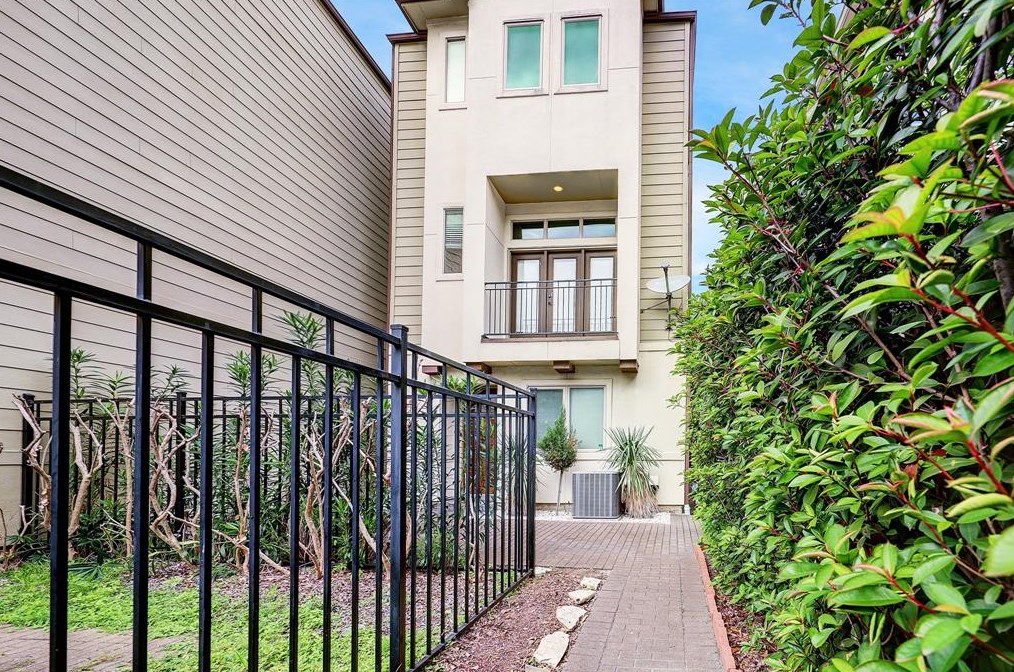 5424 Petty St Unit B, Houston, TX