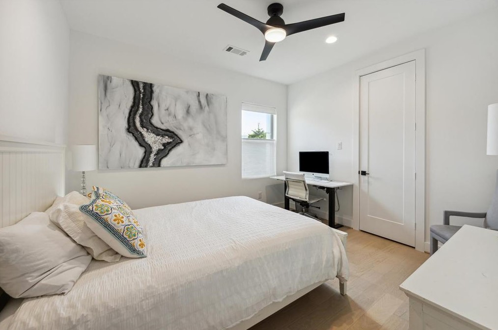 1808 Hazard St, Houston TX 77019-5720 exterior