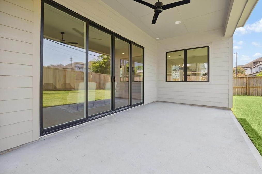 1705 Ronson Rd, Houston TX  77055-3222 exterior