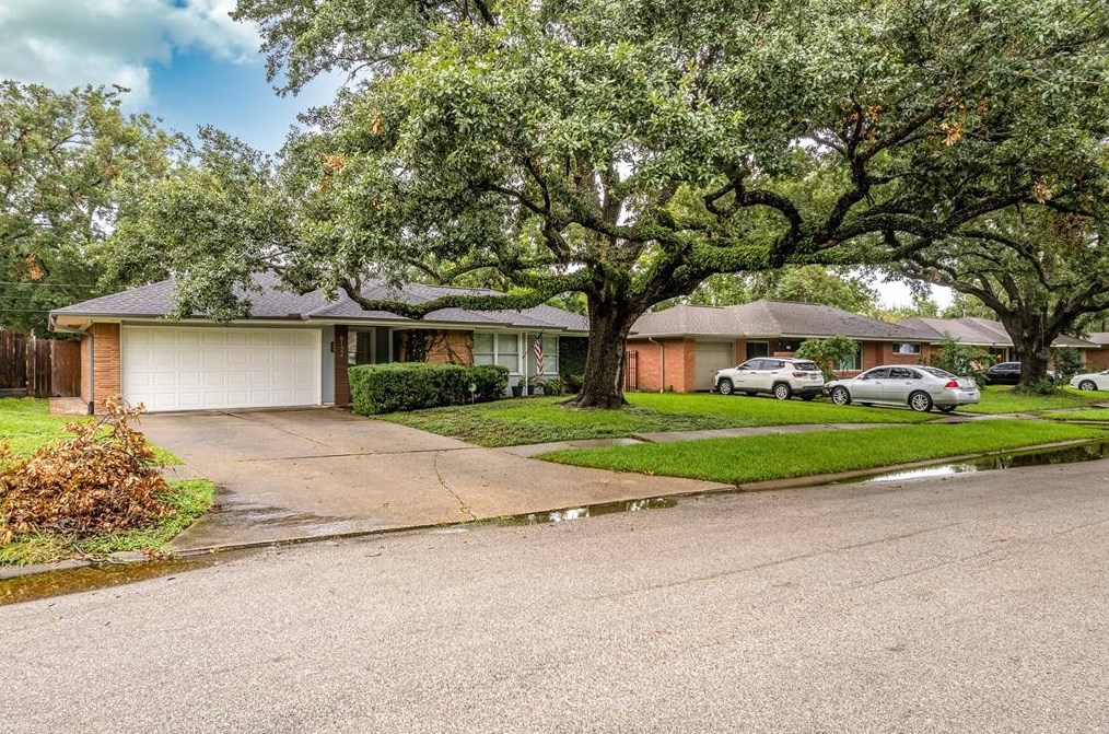 6132 Jason St, Houston, TX 77074-7514
