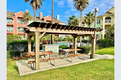7000 Seawall Boulevard #824, Galveston, TX 77551 - Photo 4