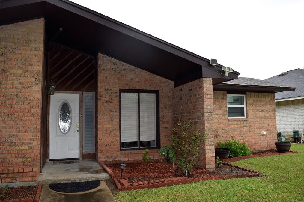 2205 Sago Dr, Bay City, TX 77414