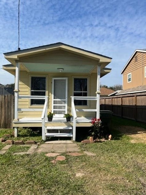 502 Oklahoma Ave, Bacliff, TX 77518-1306