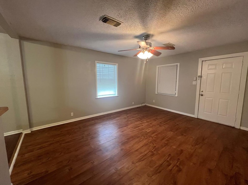 5501 Menard Ave, Galveston, TX 77551