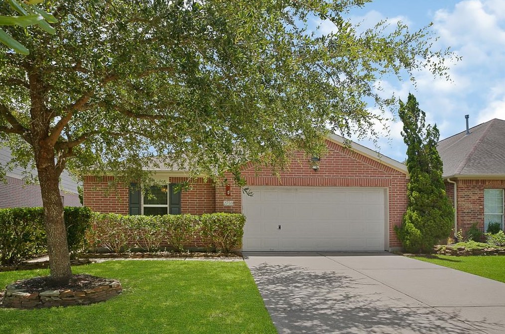 2759 Lomelina Ln, League City, TX 77573