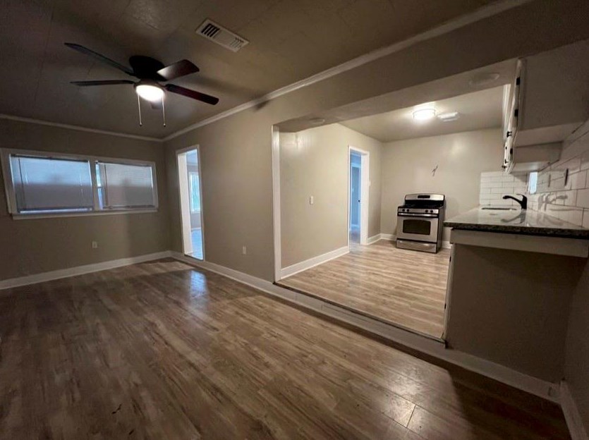 5954 Doolittle Blvd, Houston TX  77033-1906 exterior