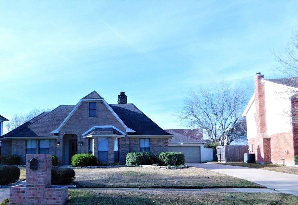 2534 Willow Dr, Stafford, TX 77477