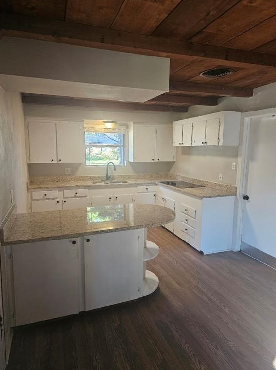 8235 Thompson Rd, Highlands, TX 77562