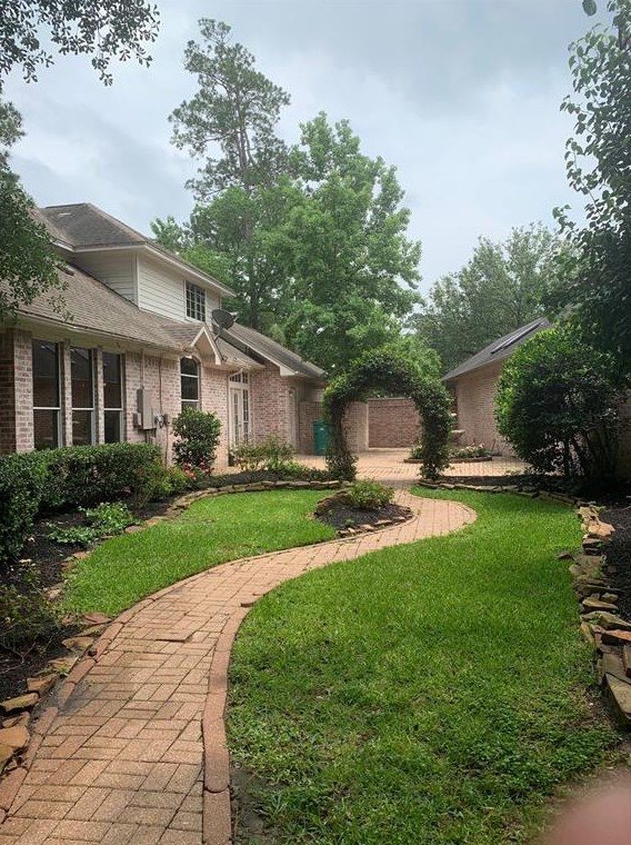 38 Castlegreen Cir, Spring TX  77381-6335 exterior