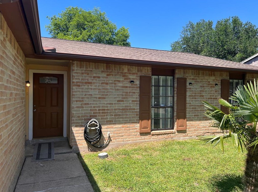 24318 Broken Bow Ln, Hockley, TX 77447