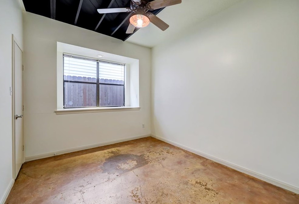 700 Clay St, Houston TX  77019-4348 exterior