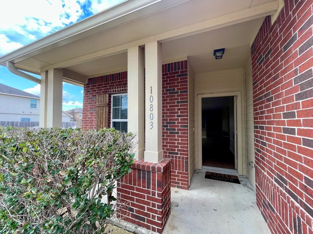 10803 Woodwind Shadows Dr, Cypress, TX 77433
