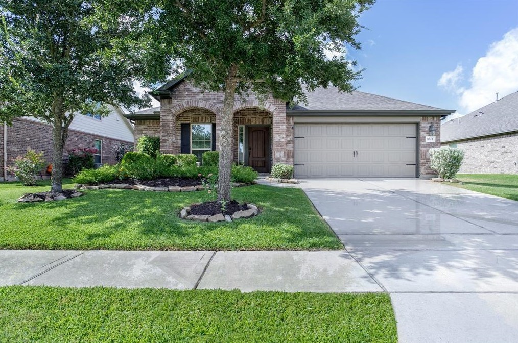 8615 Sweet Pasture Dr, Tomball, TX 77375-7644