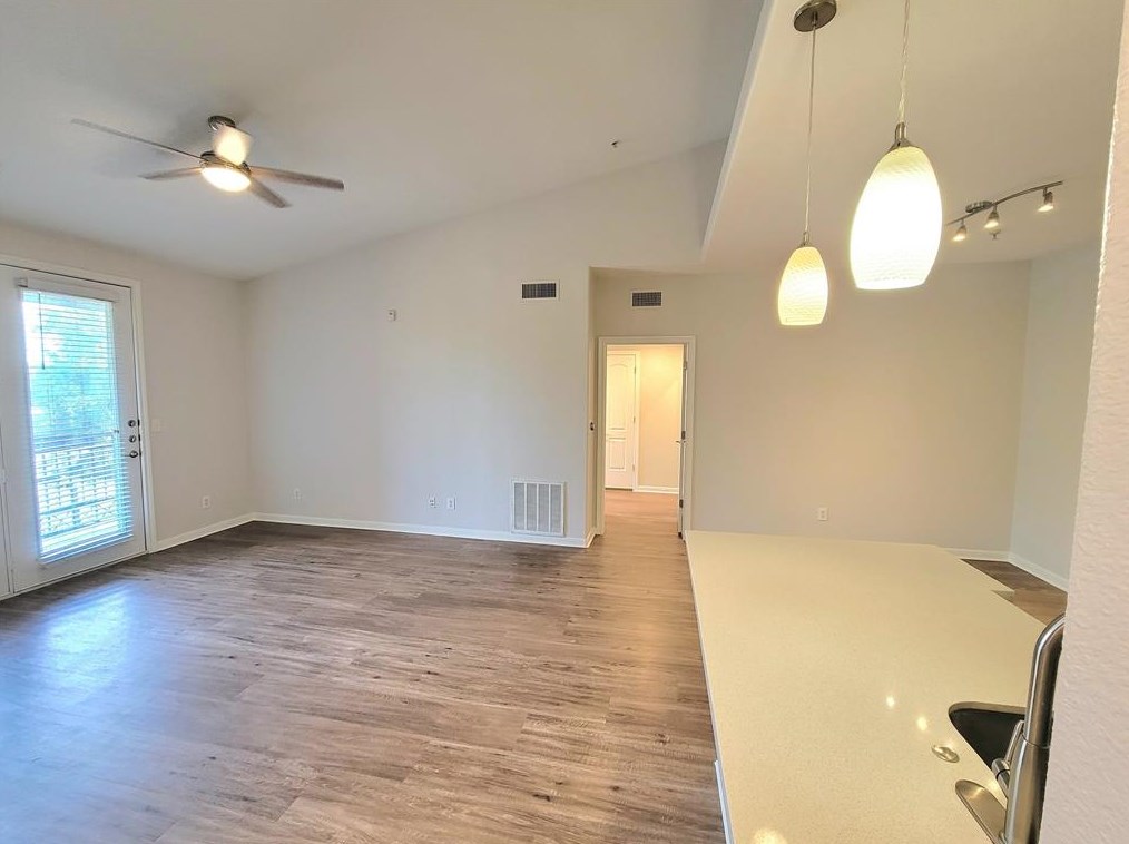1255 Eldridge Pkwy #1206, Houston, TX 77077