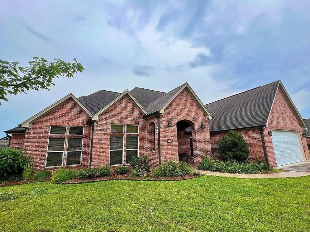 243 Hannah Ln, Beaumont, TX 77657-8648