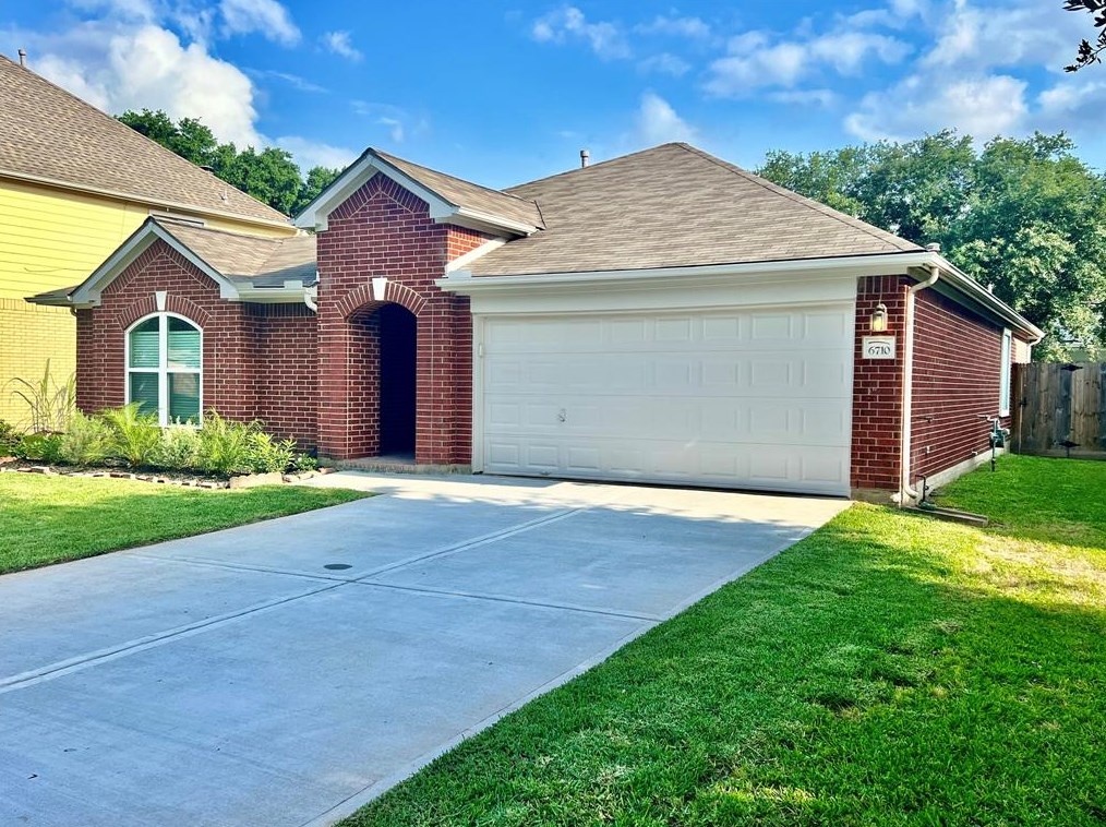 6710 River Rd, Richmond, TX 77469