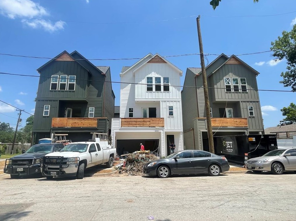 4702 Terry St, Houston, TX 77009-3450