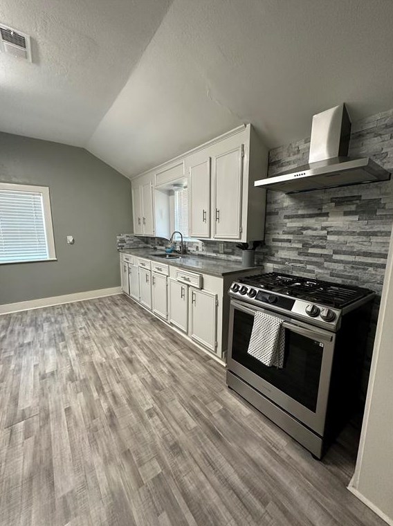 320 Gordy Rd, Bacliff, TX 77518
