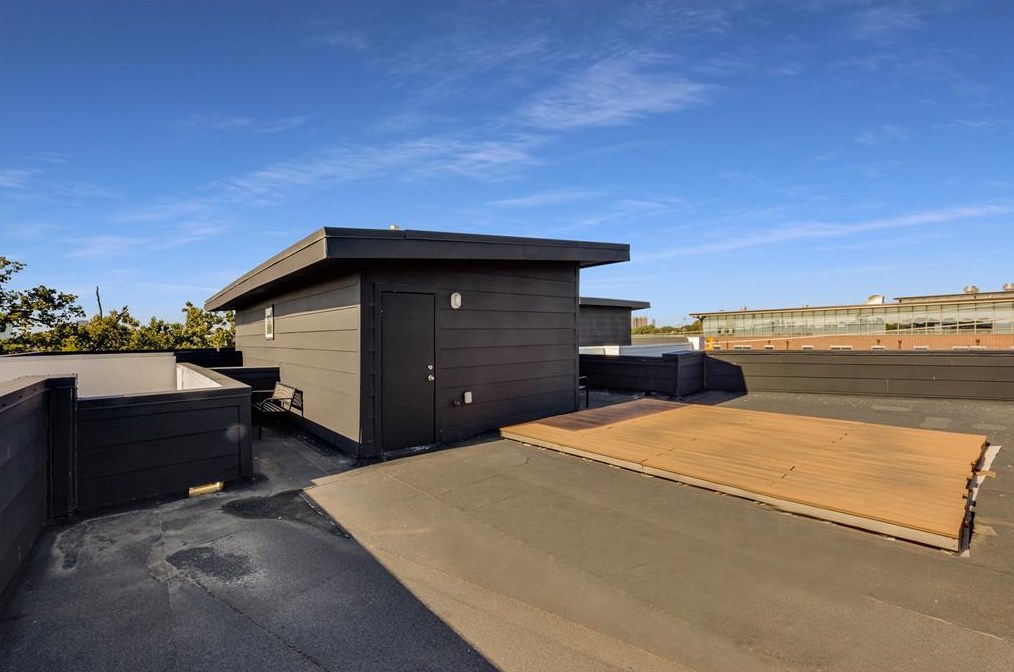 2009 Eagle St, Houston TX  77004-5106 exterior