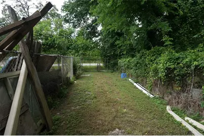 4308 Banner Drive, Houston, TX 77013 - Photo 38