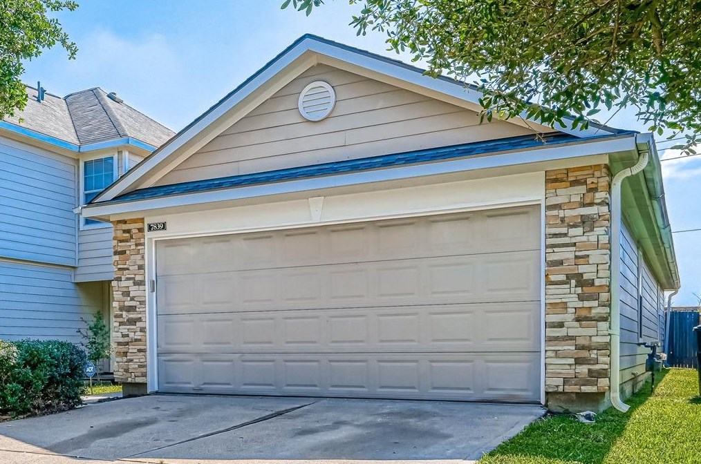 7839 Dairy View Ln, Houston TX  77072-5622 exterior