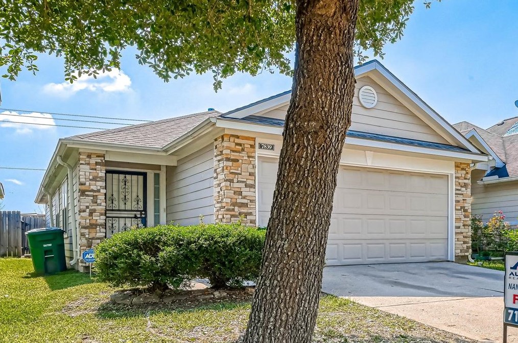 7839 Dairy View Ln, Houston TX  77072-5622 exterior