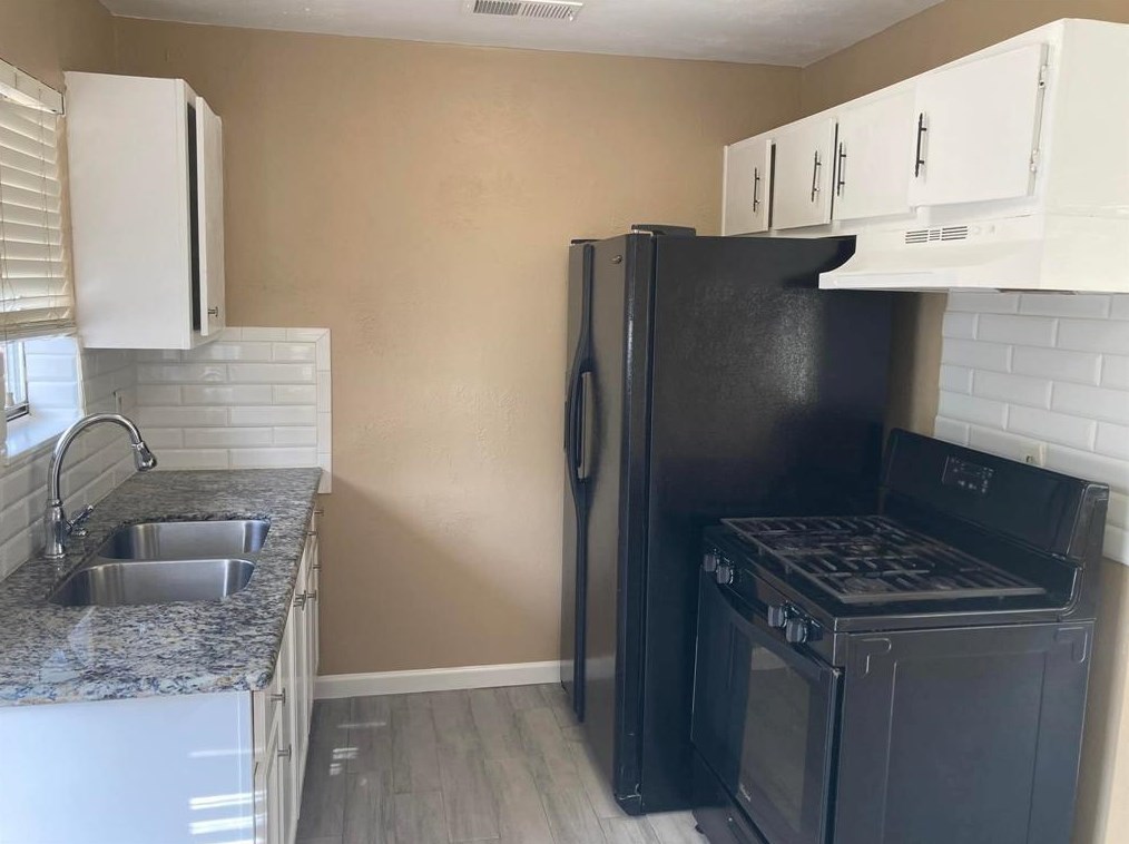 5220 Antha St, Houston, TX 77016-4114