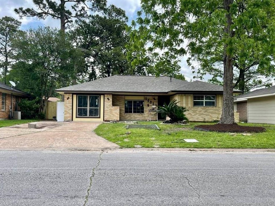 10314 Bretton Dr, Houston TX  77016-3222 exterior