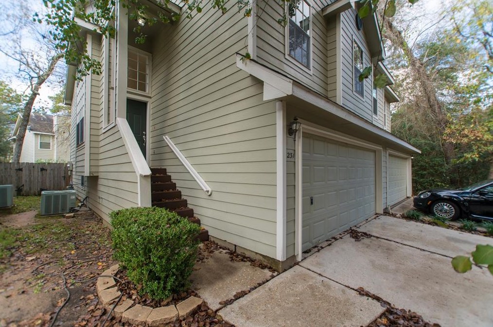 231 Walden Elms Cir, Spring TX  77382-4210 exterior