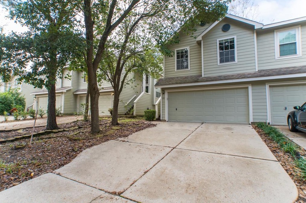 231 S Walden Elms Cir, Spring, TX 77382