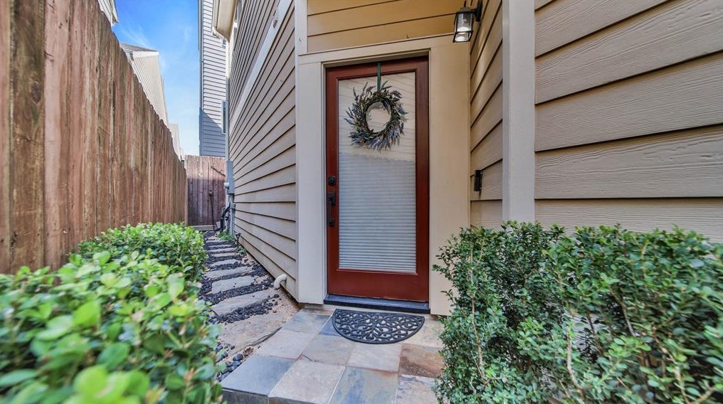 116 Riley Ln, Houston, TX 77003-1539